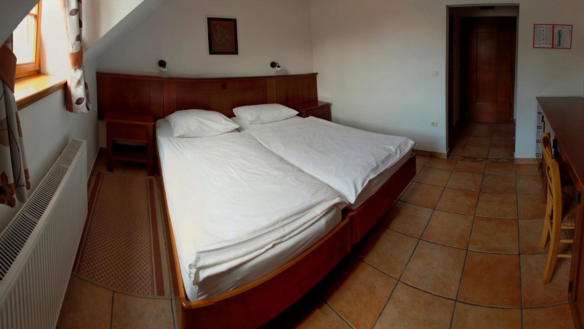 Hotel Kovac Osilnica Kültér fotó