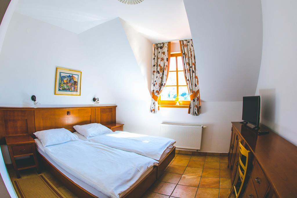 Hotel Kovac Osilnica Kültér fotó
