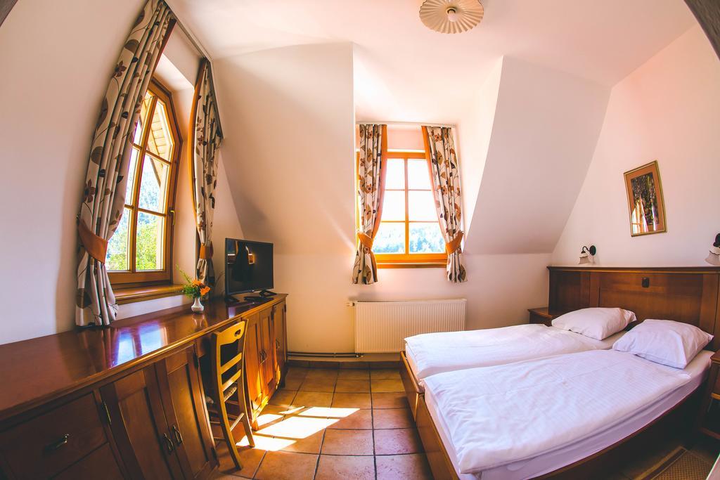 Hotel Kovac Osilnica Kültér fotó